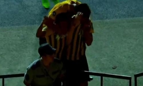 «Кайрат» и «Астана» после первого тайма играют вничью