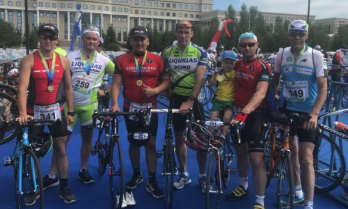 65-летний акмолинец стал чемпионом турнира по дуатлону в Астане