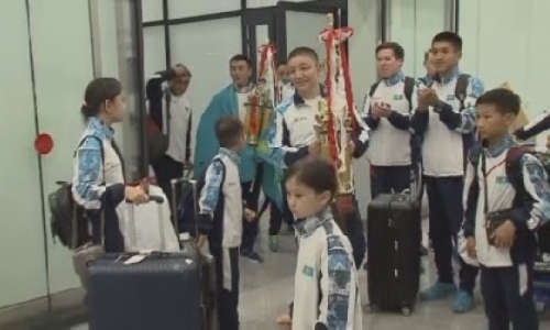 Казахстанские каратисты привезли семь медалей с международного турнира в Токио