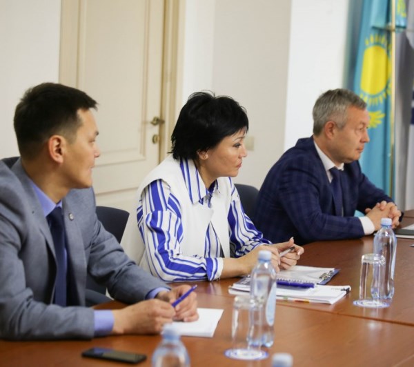 В офисе КФФ состоялось совещание по проекту «Урок футбола»