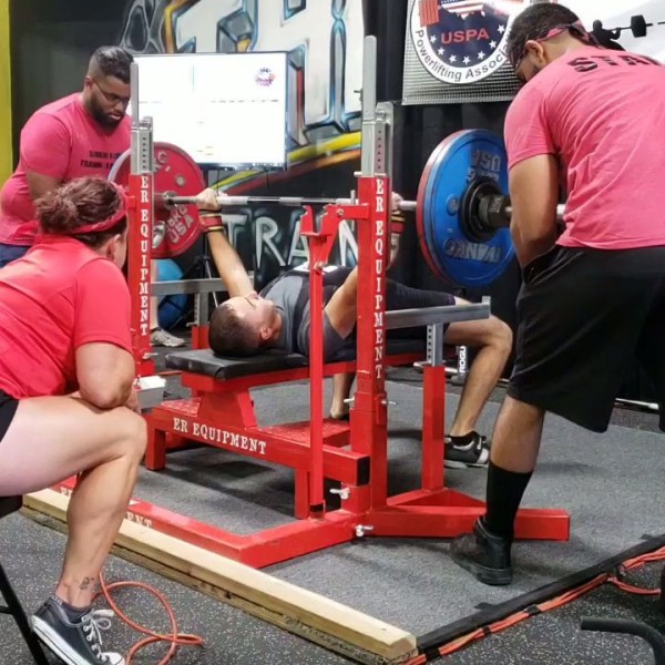 20-летний казахстанец стал победителем турнира по пауэрлифтингу в США