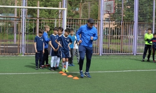 Фоторепортаж с мастер-класса футболистов «Астаны» для игроков «Динамо»