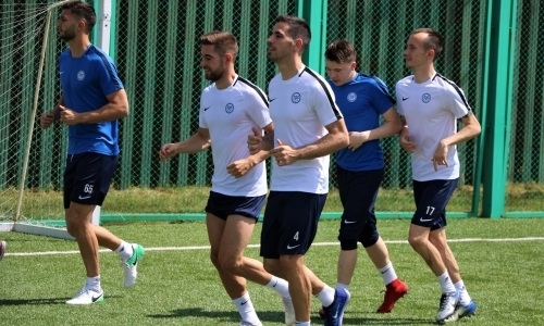 Фоторепортаж с тренировки «Иртыша» в Алматы