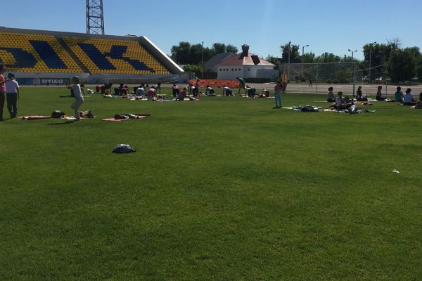 «Акжайык» нашел оригинальный способ заряжать поле в домашних матчах КПЛ