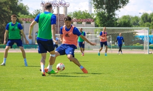 Фоторепортаж с предыгровой тренировки «Жетысу»
