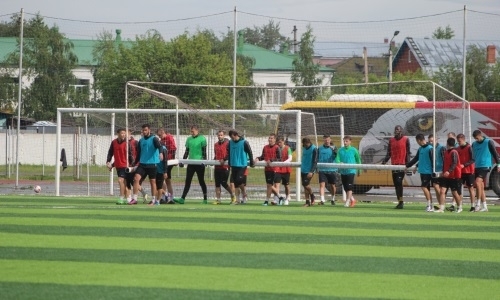 Фоторепортаж с тренировки «Кызыл-Жара СК»