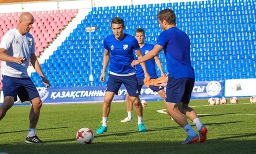 Фоторепортаж с предыгровой тренировки «Жетысу» в Павлодаре