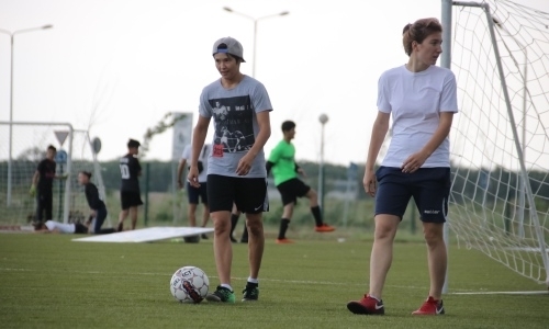 Казахстанские боксерши приняли участие в футбольной лиге