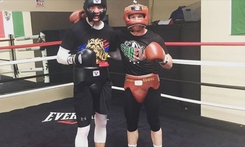 «Приятный парень, как и Головкин». Украинский полутяж рассказал о спаррингах с «Канело»