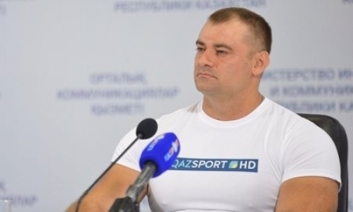 К 20-летию Астаны силач из Казахстана испытал силу двух самолетов