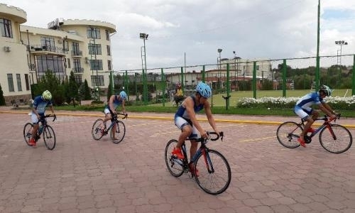 Триатлонисты Алматы готовятся к международным стартам