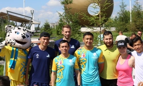 Бейсебеков и Малый приняли участие в тренировке «Другой ты!»