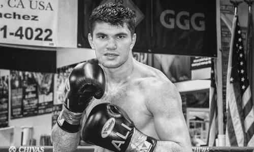 Казахстанский нокаутер готовится к возвращению на ринг в одном лагере с Головкиным