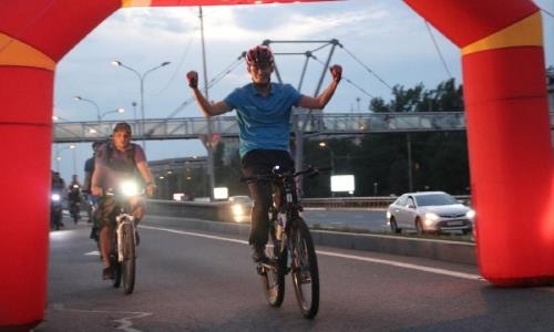 Первый ночной велопробег в Алматы собрал около тысячи участников