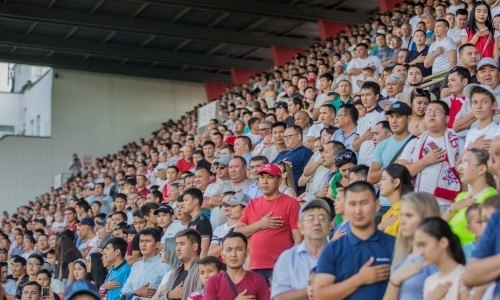 Матчи 18-го тура Премьер-Лиги посетили 15 000 зрителей