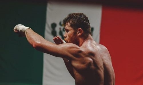 Соперник Головкина «Канело» отмечает День рождения