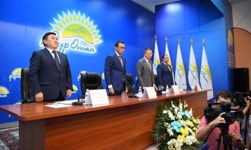 Минутой молчания нуротановцы почтили память о Денисе Тене