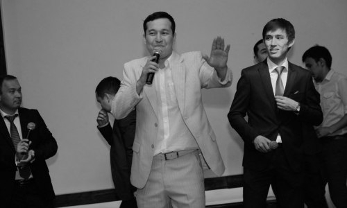 «Ударили ножом в обе ноги». Бывший участник КВН из Казахстана повторил судьбу Дениса Тена