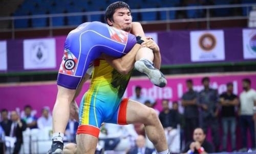 Казахстанские вольники завоевали пять медалей на юниорском чемпионате Азии