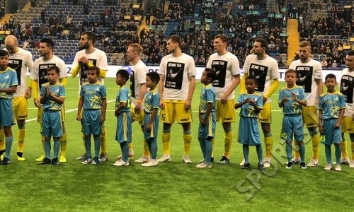 «Астана» вышла на матч Лиги Чемпионов в футболках с портретом Дениса Тена