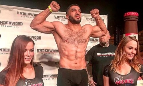 Казахстанский тяжеловес прошел взвешивание перед титульным боем в США