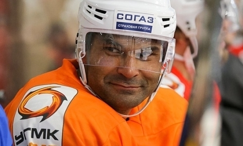 Две шайбы игрока сборной Казахстана помогли «Автомобилисту» обыграть «Куньлунь» в товарищеском матче