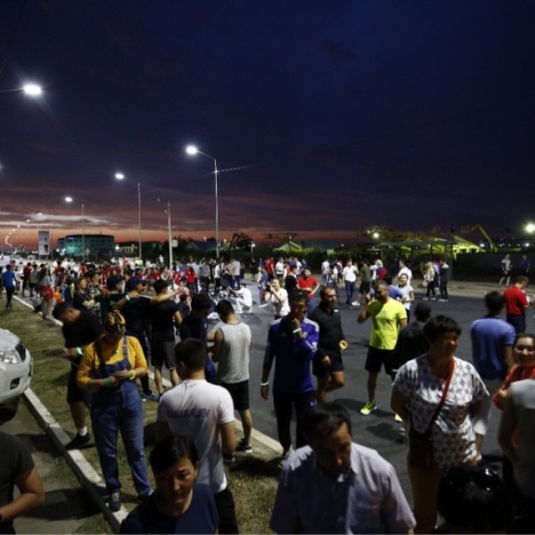 Около двух тысяч бегунов приняли участие в первом ночном марафоне в Атырау