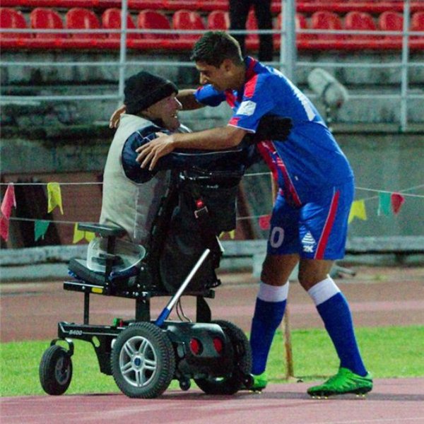 Залил водой телефон Роналду. Восемь фактов о новичке «Тобола» Хуане Лескано