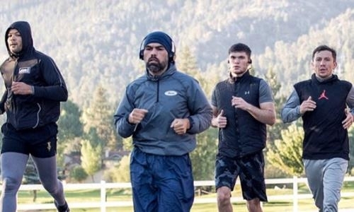 «Трудовые будни». Непобежденный казахстанец продолжает тренировки с Головкиным