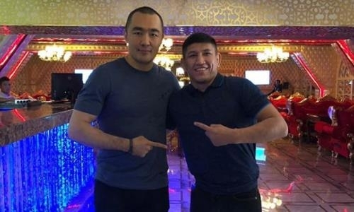 «Наш чемпион в городе!» Хамитов показал совместное фото с Шуменовым