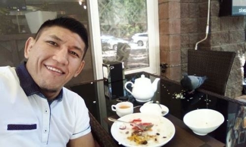 Куат Хамитов пообедал в компании необычного «друга»