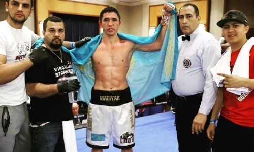 Казахстанский боксер нокаутировал соперника с 26 победами в профи