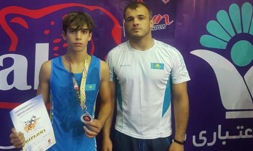 Казахстанец завоевал «серебро» на чемпионате Азии 