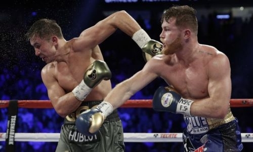 «Канело» рассказал о травме колена перед реваншем с Головкиным