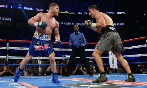 «У него не было выбора». Почему «Канело» бегал от Головкина в первом поединке