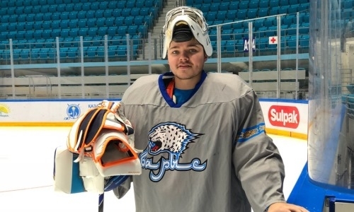 Новый голкипер «Барыса» приступил к тренировкам