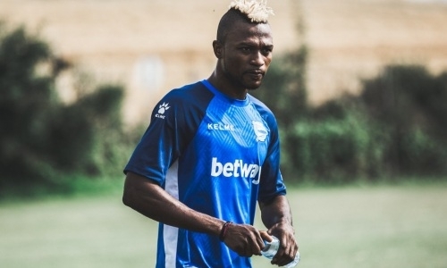 Экс-нападающий «Астаны» Твумаси в запасе начнет матч Ла Лиги с «Барселоной»