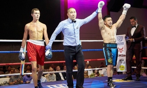Казахстанский боксер дебютировал в профи нокаутом россиянина в первом раунде