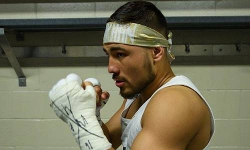 Казахстанский нокаутер прилетел в Канаду для подготовки к следующему бою