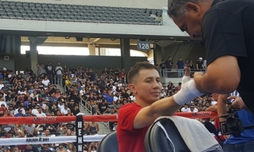 Головкин провел открытую тренировку перед вторым боем с «Канело»