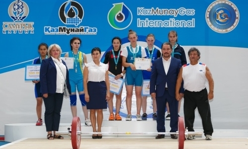 Определились первые победители чемпионата Казахстана по тяжелой атлетике