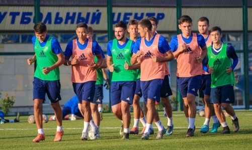 Фоторепортаж с вечерней тренировки «Жетысу Б»