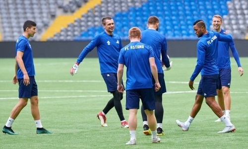 Фоторепортаж с предыгровой тренировки «Астаны»