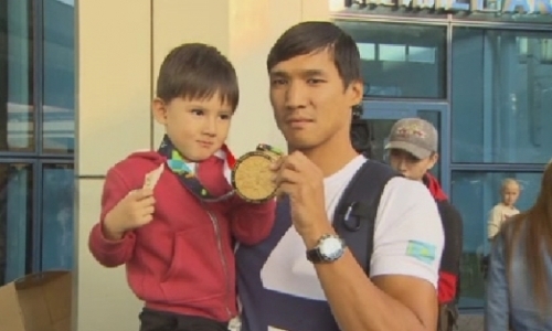 Мужская сборная Казахстана по водному поло вернулась после победы на Азиаде-2018