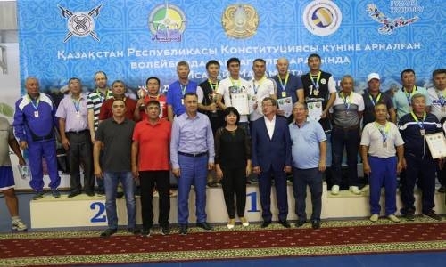 В Атырау прошел региональный турнир среди ветеранов-мужчин старше 50-ти лет