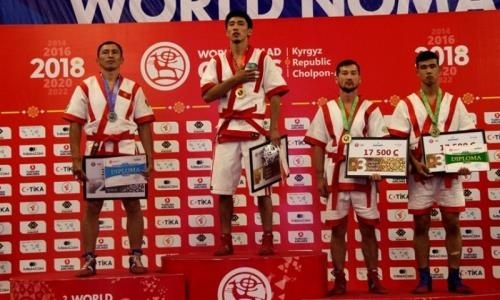 Два «золота» и «бронза» — у казахстанских борцов на Всемирных играх кочевников