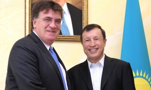 Адильбек Джаксыбеков встретился с генеральным секретарем УЕФА