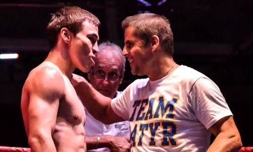 Непобежденные казахстанские боксеры остались без тренера в Канаде