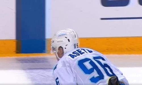 Алихан Асетов забросил первую шайбу в КХЛ