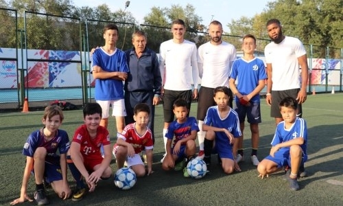 Игроки «Атырау» провели мастер-класс для юных футболистов
